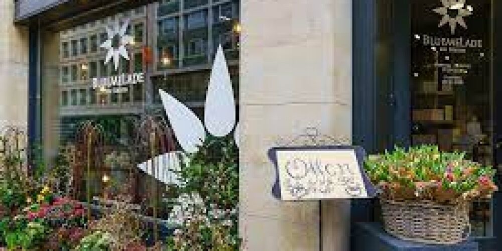 Bluemelade bim Schloss